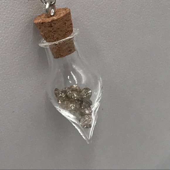 Bottle Full of Real Diamonds 1.5 Carats! - Picture 4 of 5